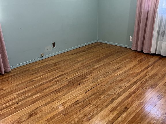 4th image of 12 Lenore Ave #1