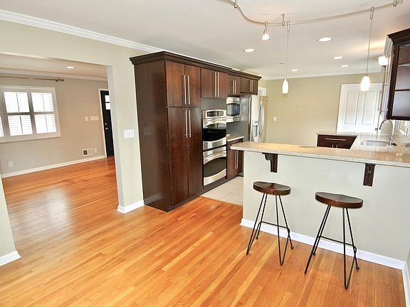 4th image of 2797 Wellesley Dr