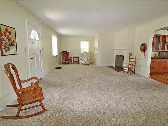 5th image of 128 N Main St