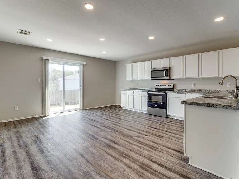 1721 Southridge Ln — Photo 7