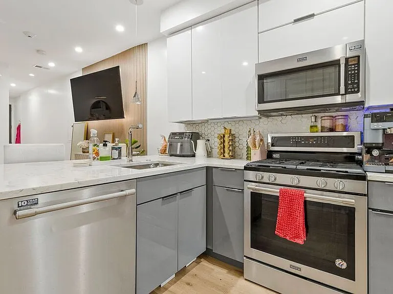 820 Kennedy St NW #2 — Photo 13