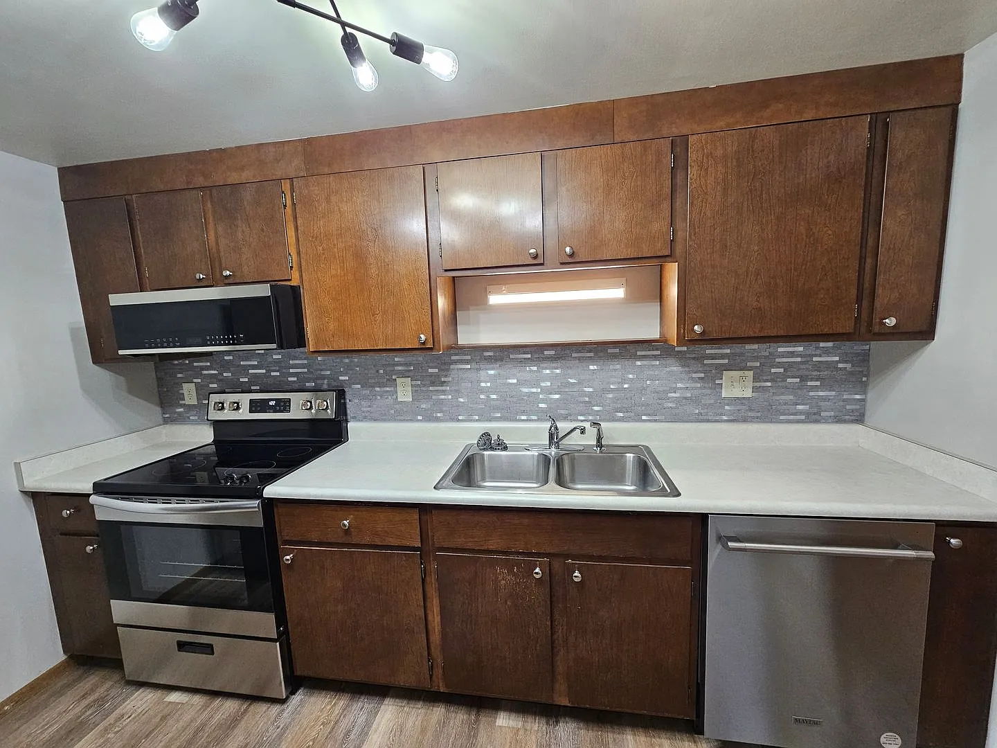 3520 Evergreen Dr — Photo 3