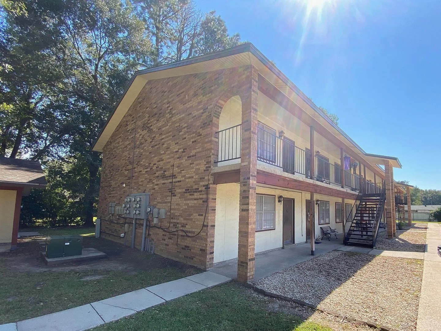 Acadian Villa Apartments — Photo 1