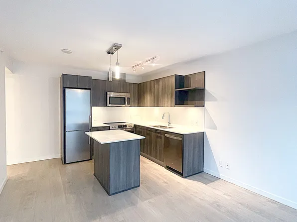 685 Pacific Blvd, Vancouver, BC