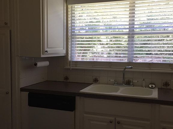 5th image of 1715 Andover Ct
