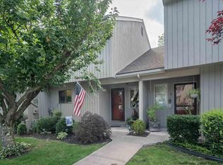 7 Rondout Hbr, Port Ewen, NY 12466