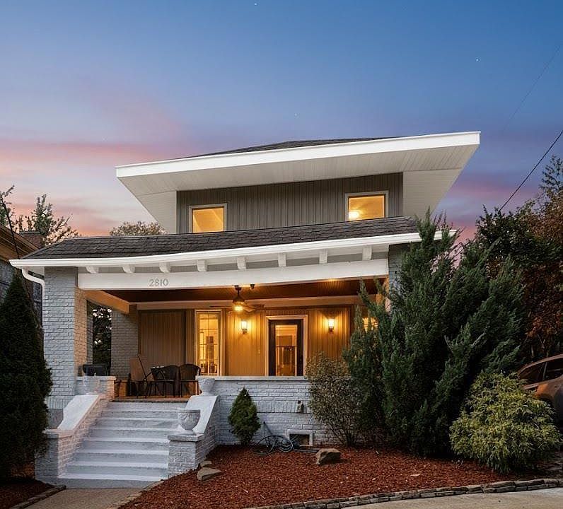 1st image of 2810 Rhodes Cir S