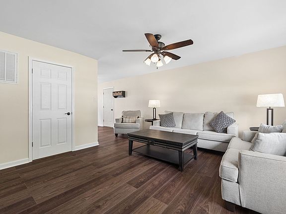 2nd image of 1001 McCameron Ave