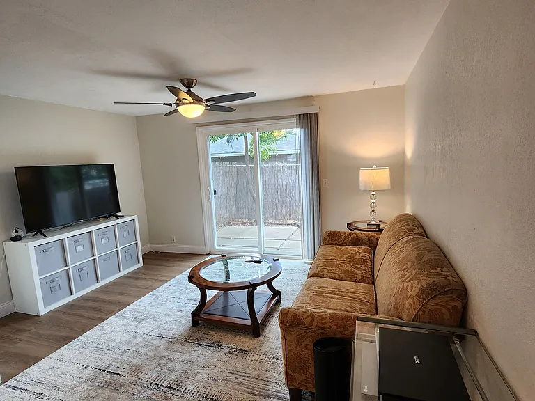 727 Rocky Road Dr — Photo 10