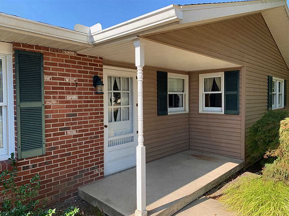 2nd image of 4445 Lucinda Ln