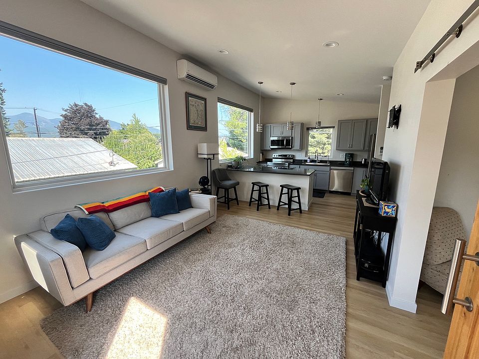 Main Living Area - Heat Pump with Heat & AC