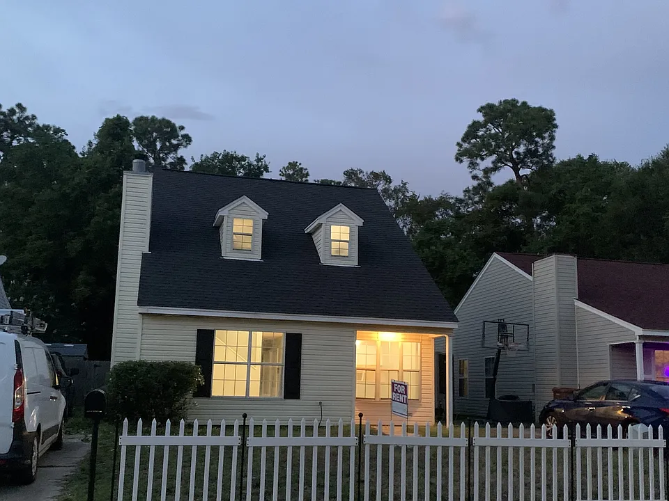2390 Trafalgar Dr