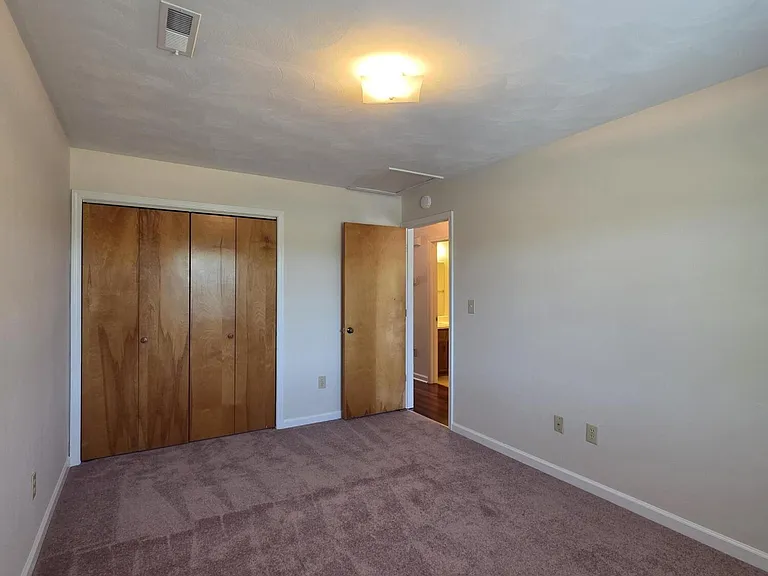 803 Roanoke Blvd — Photo 9