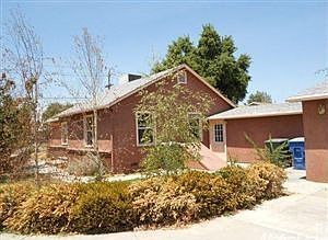 1st image of 642 Acacia Ave