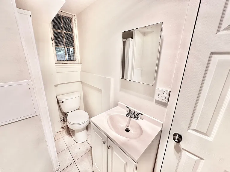 4422 Greenwich Pkwy NW — Photo 50