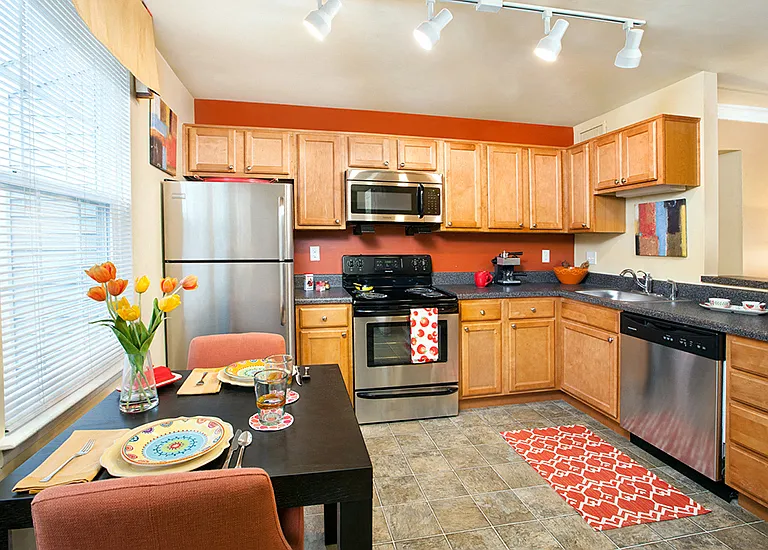 Springfield Apartments — Photo 29