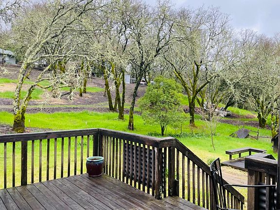 4th image of 1110 Alexander Valley Road