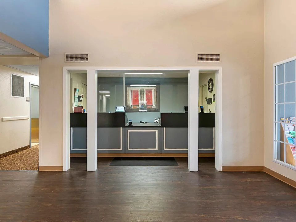 Lobby and Guest Check-in