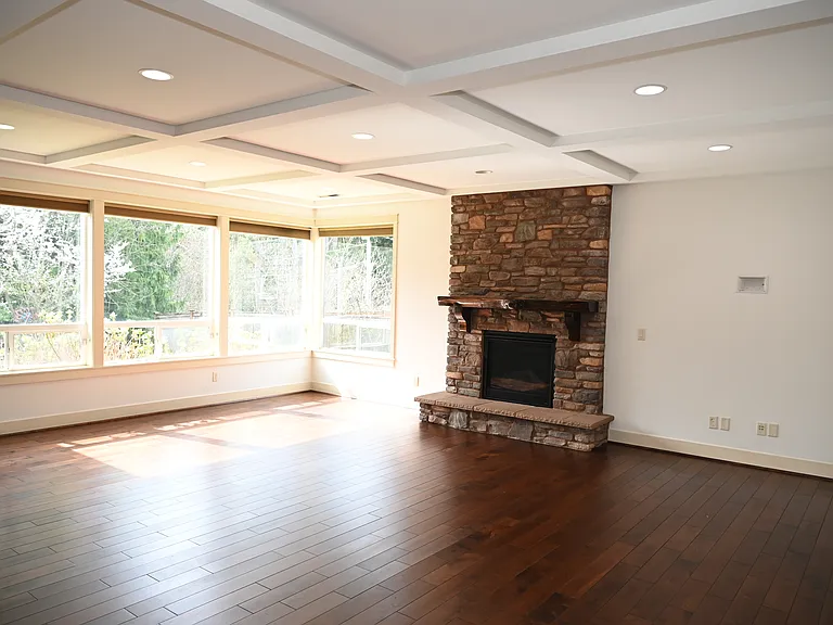 22327 SE 34th Pl — Photo 14