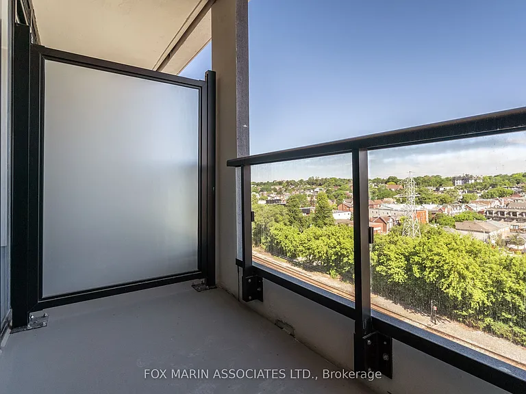 858 Dupont St #806 — Photo 22