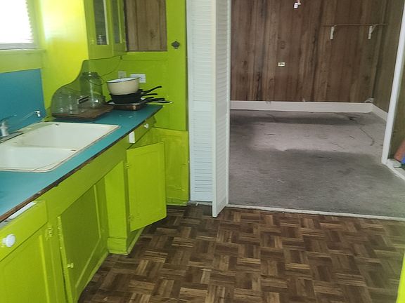 4th image of 610 Pleasanton Rd.