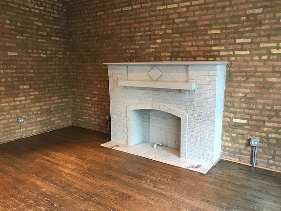 3rd image of 6752 N Lakewood Ave #1