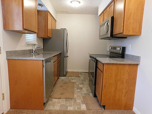 3rd image of 1734 Maisonette Dr
