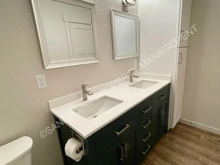 910 Poplar St — Photo 29