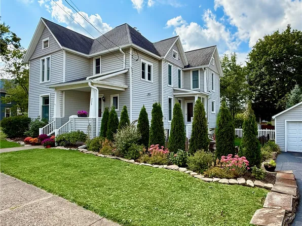 225 Walnut St, Corning, NY 14830