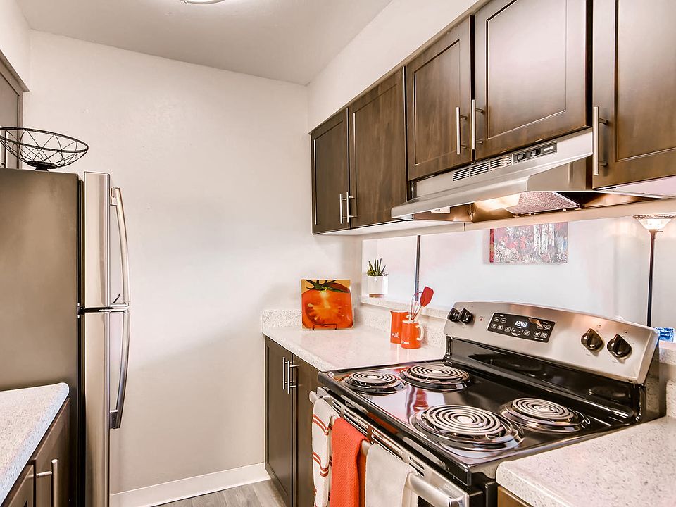 Mountain Vista ; Lakewood, CO Apartments ; Kitchen