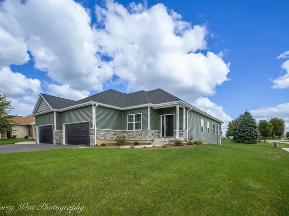 2206 Maggie Ln, Sycamore, IL 60178