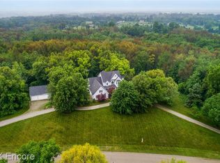 77 Paradise Ct, Metamora, MI 48455