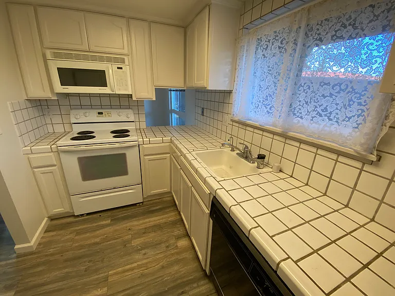 5031 Pine Tree Ter — Photo 22