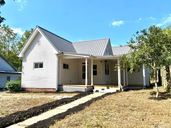 220 3rd St, Worthington, IN 47471