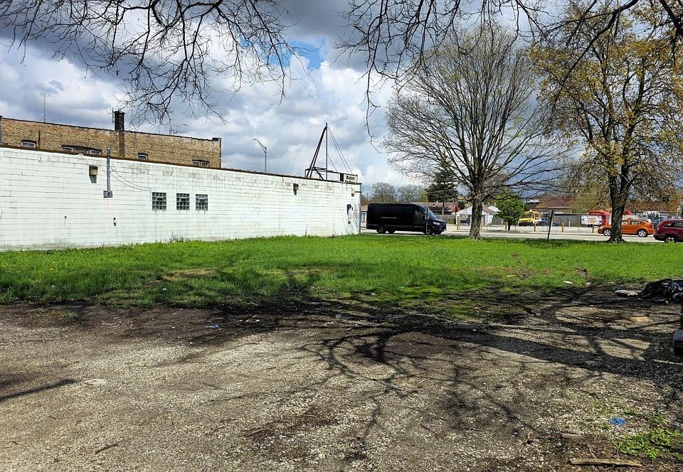 1st image of 26 S 19th Ave
