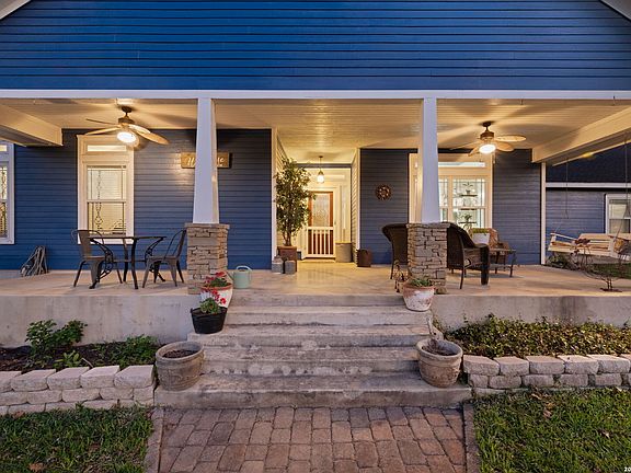 4th image of 54 post oak