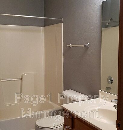 3rd image of 1016 Minns Dr Unit E