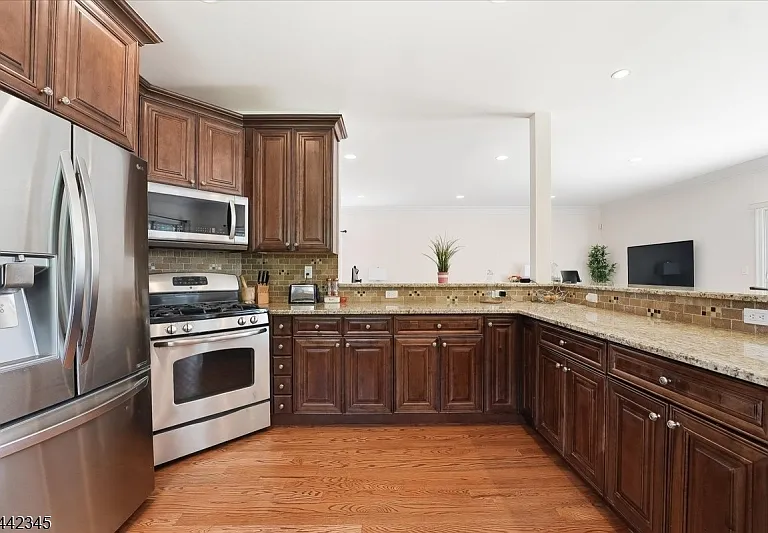 6 Poplar Pl — Photo 5