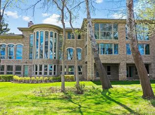 4403 Landing Dr, West Bloomfield, MI 48323