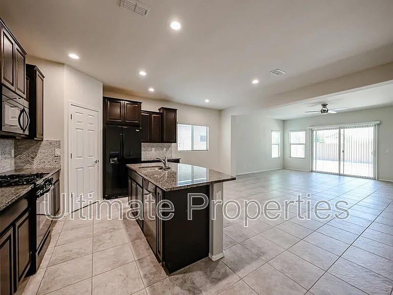 17777 W Maya Way — Photo 3
