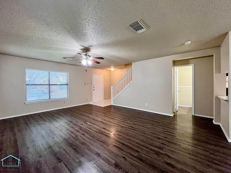 8143 Chestnut Manor Dr — Photo 11