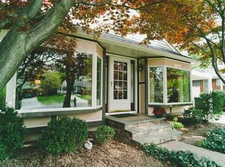 10028 Sinnott Dr, Bethesda, MD 20817