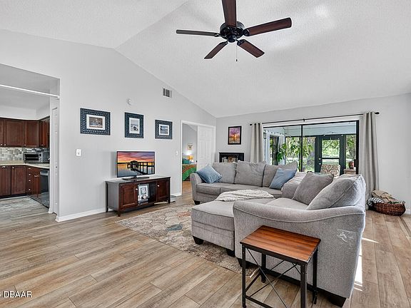 3rd image of 537 Brown Pelican Dr