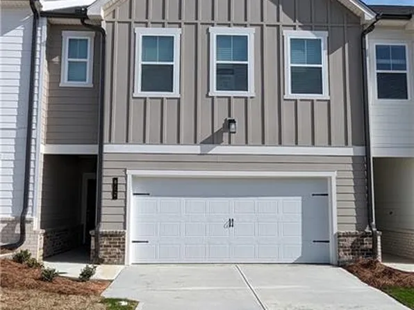 840 Point Place Dr, Loganville, GA 30052