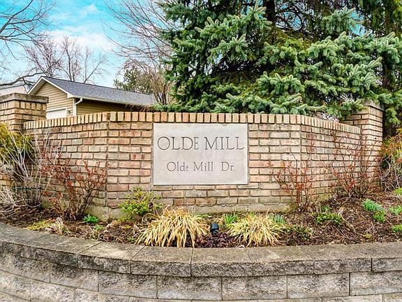 3rd image of 653 Paddlewheel Dr