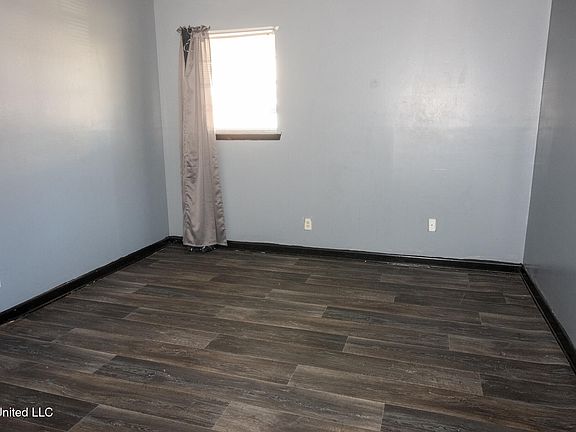 4th image of 116 Pecan Way