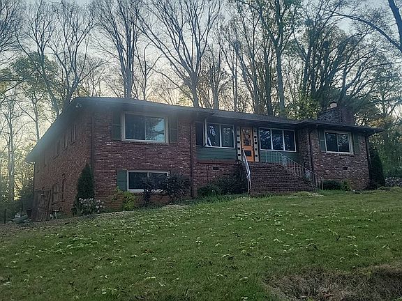 3rd image of 4004 Washington Rd