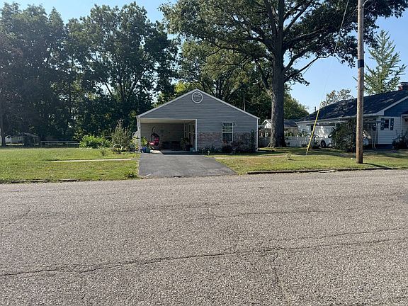 2nd image of 506 W Douglas St