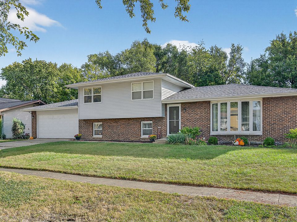 1st image of 612 Edgebrook Dr