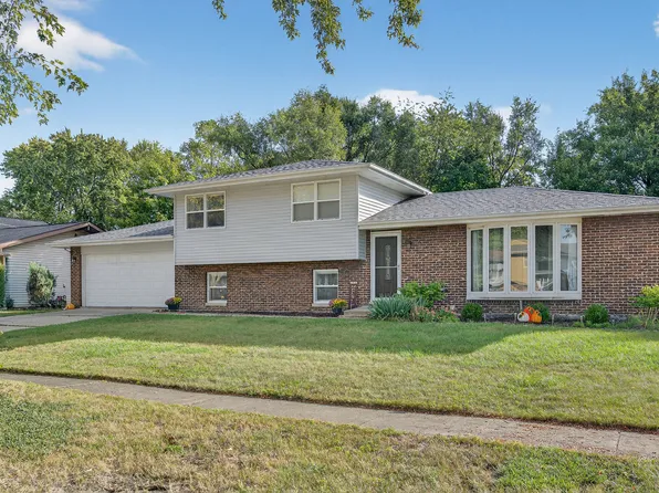 612 Edgebrook Dr, Shorewood, IL 60404